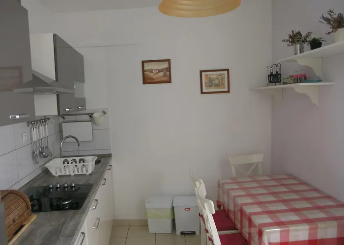 Апартаменти Hvar *